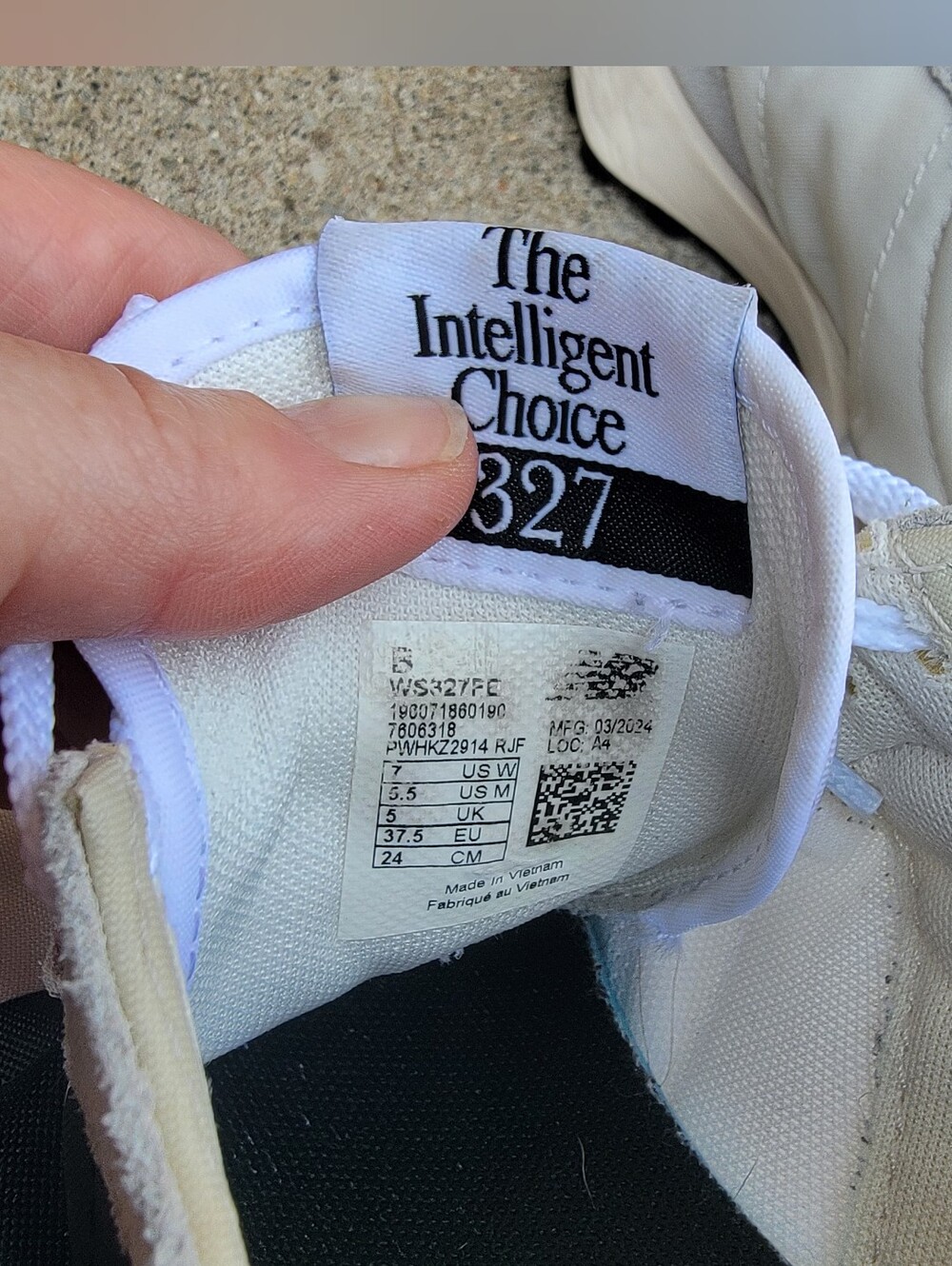 New Balance 327 Retro Cream Gray Black Nylon Suede Sneakers Womens 7 - Picture 14 of 14